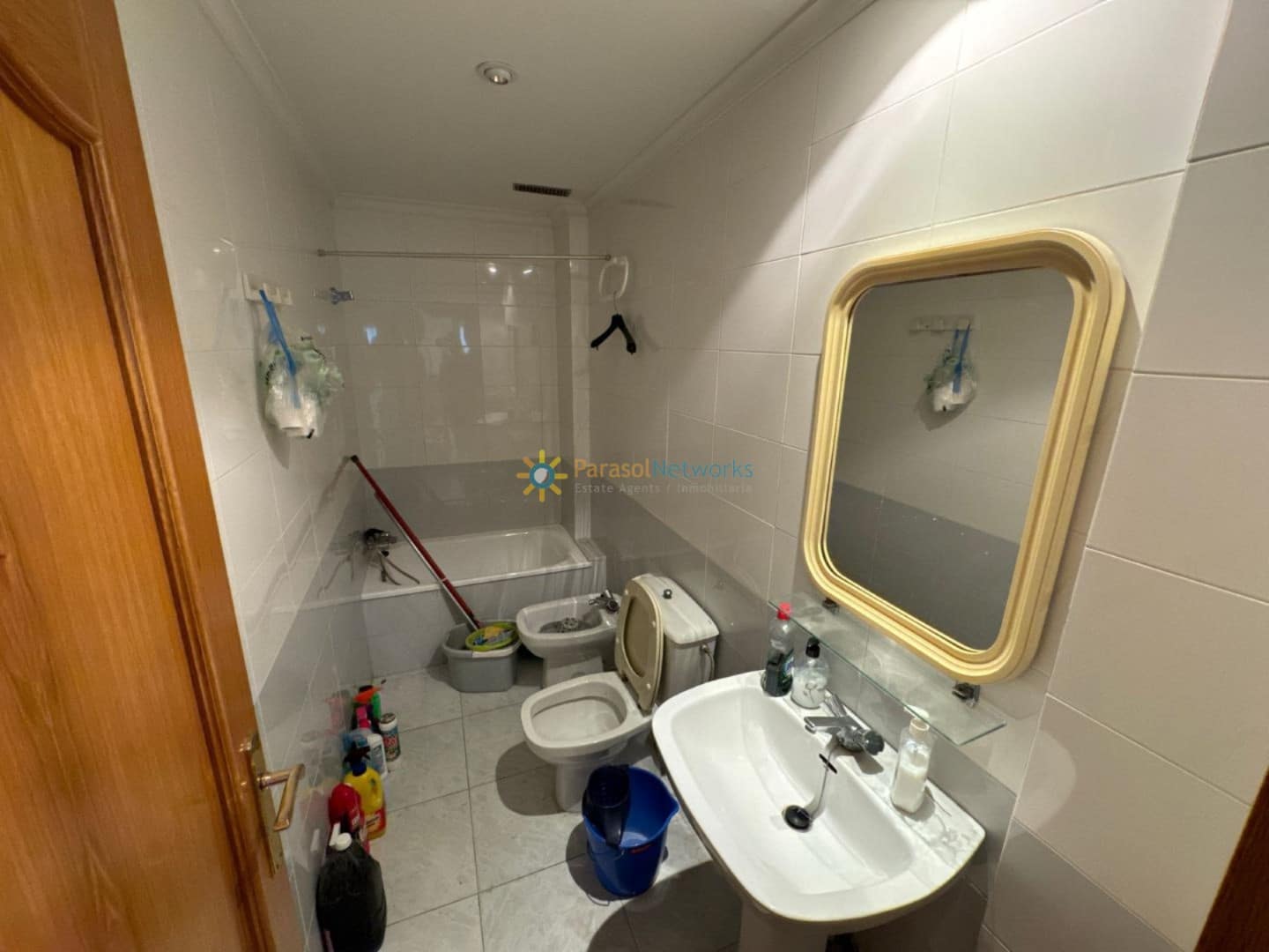 8 sovrum Kommersiell till salu i Oliva - 175 000 € (Ref: 10004693)