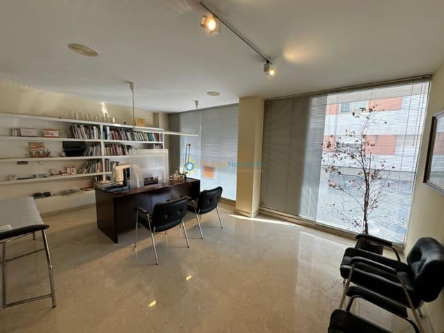 8 sovrum Kommersiell till salu i Oliva Pueblo, Oliva - 175 000 € (Ref: 10004693)