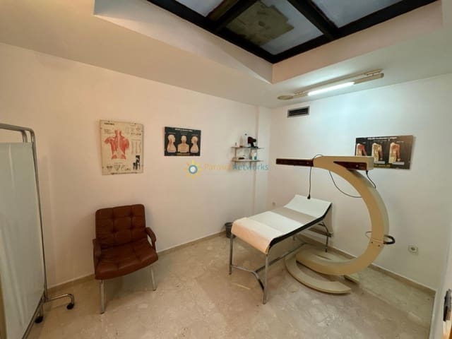 8 sovrum Kommersiell till salu i Oliva Pueblo, Oliva - 175 000 € (Ref: 10004693)