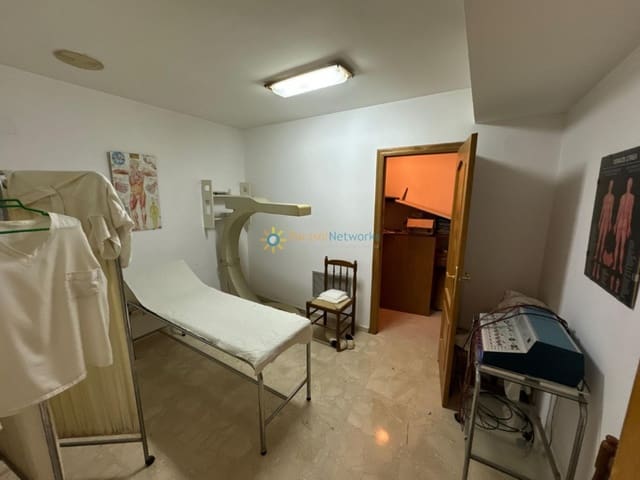 8 sovrum Kommersiell till salu i Oliva Pueblo, Oliva - 175 000 € (Ref: 10004693)