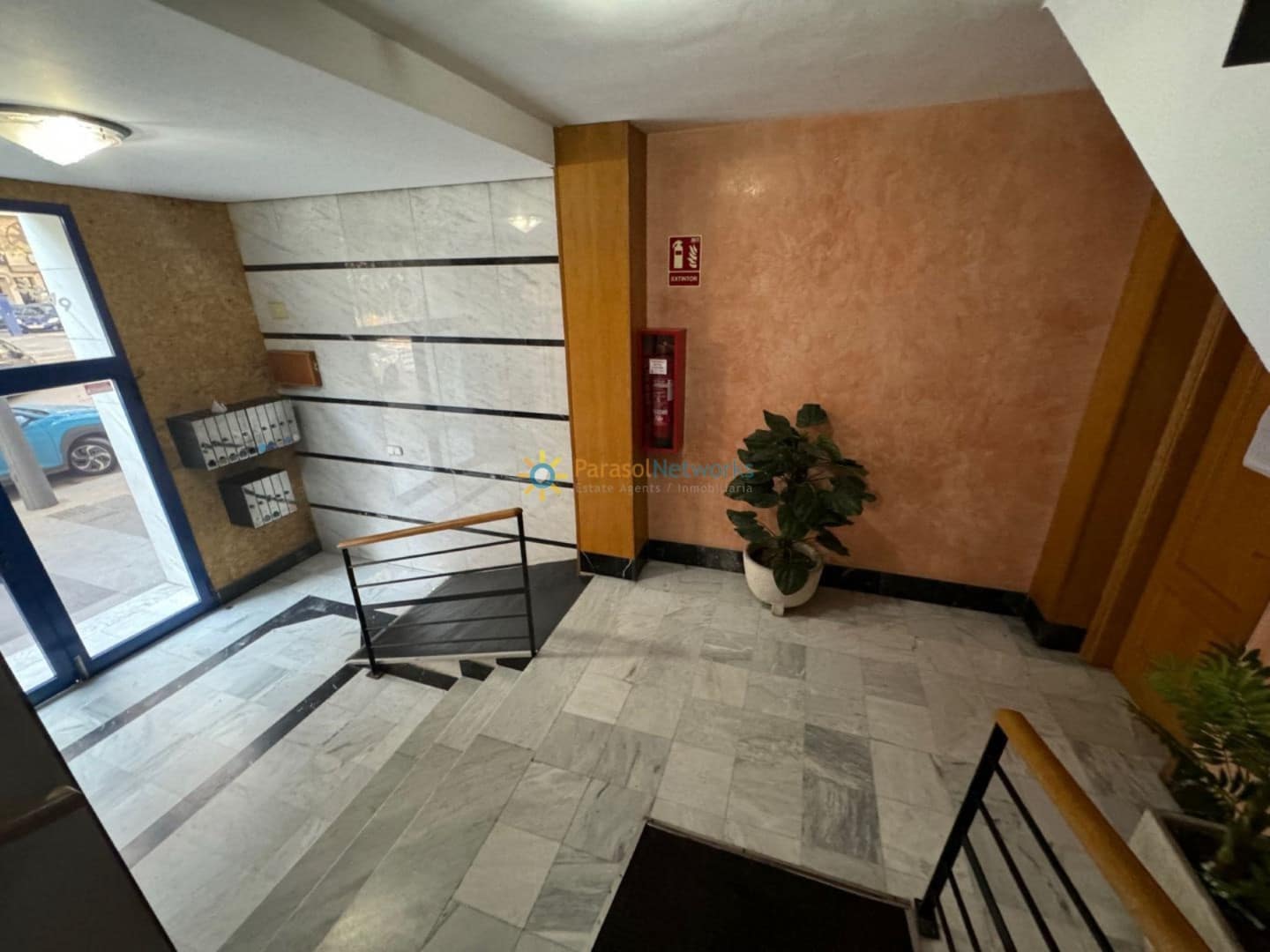 8 sovrum Kommersiell till salu i Oliva - 175 000 € (Ref: 10004693)