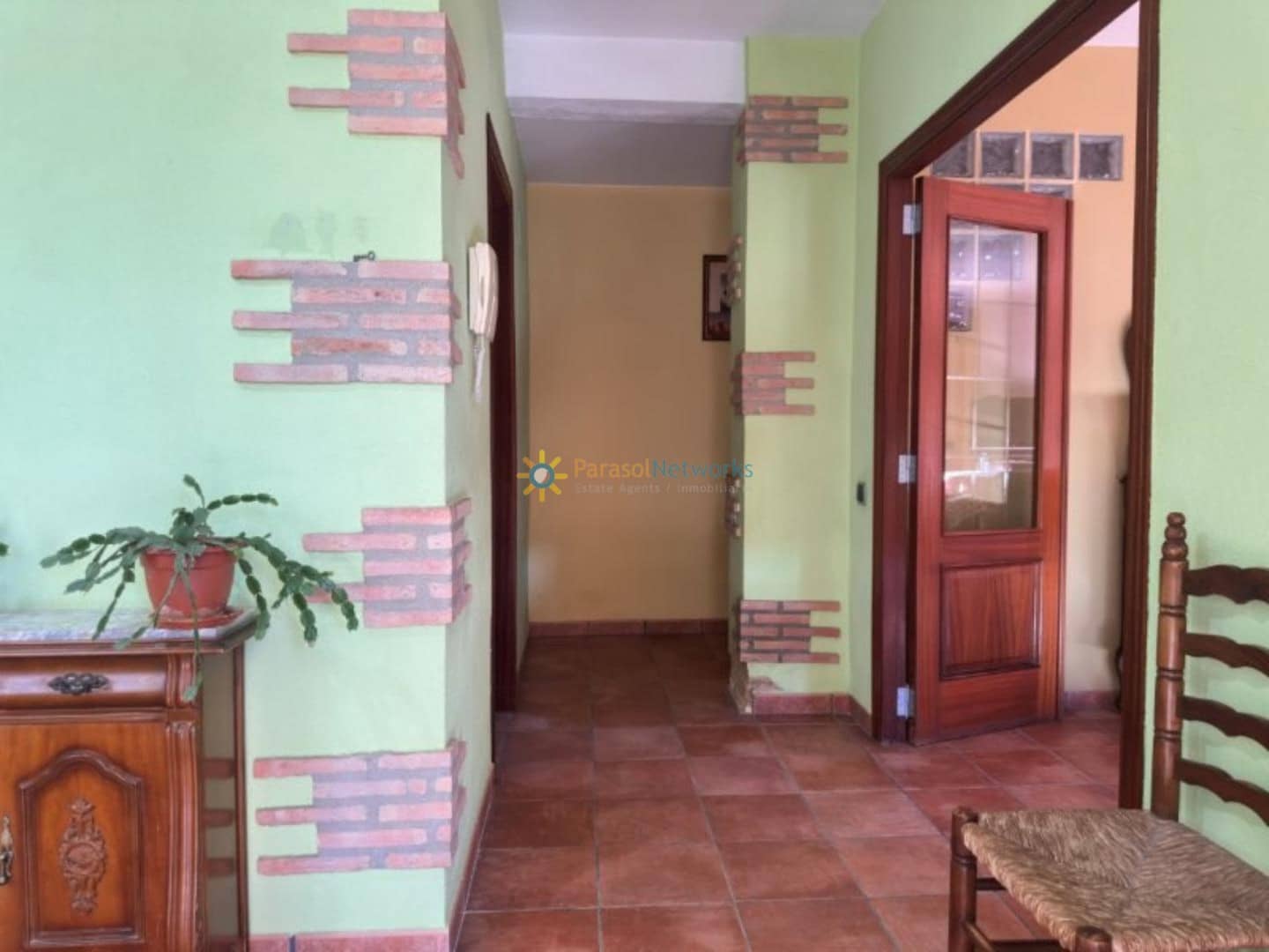 6 bedroom Villa for sale in Albaida with pool garage - € 250,000 (Ref: 10007996)