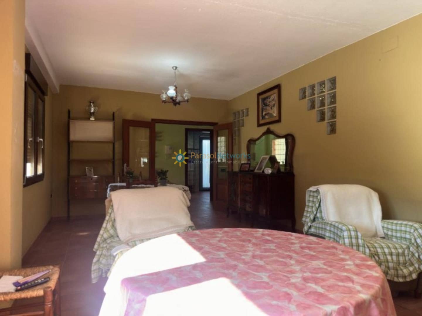 6 bedroom Villa for sale in Albaida with pool garage - € 250,000 (Ref: 10007996)
