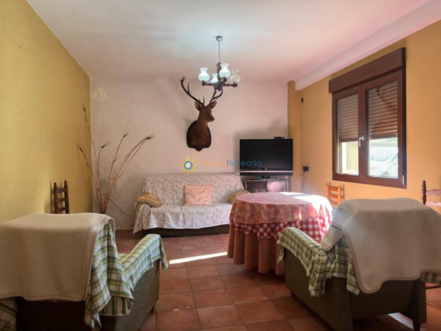 6 bedroom Villa for sale in Albaida with pool garage - € 250,000 (Ref: 10007996)