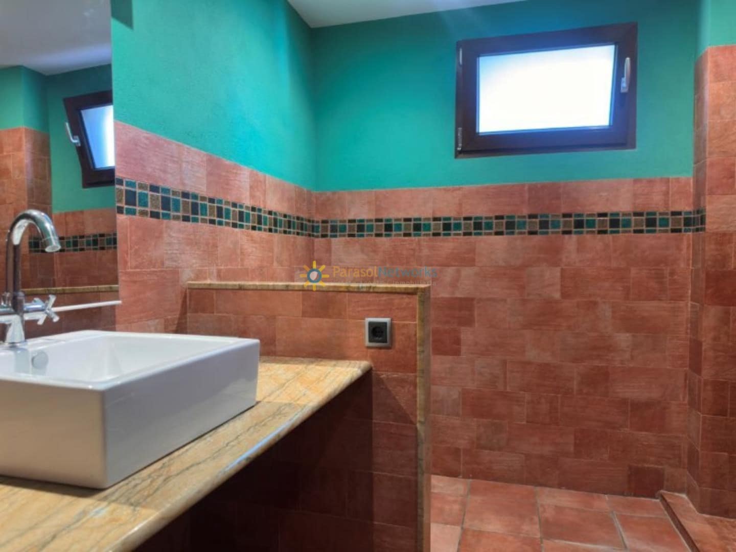 6 bedroom Villa for sale in Albaida with pool garage - € 250,000 (Ref: 10007996)