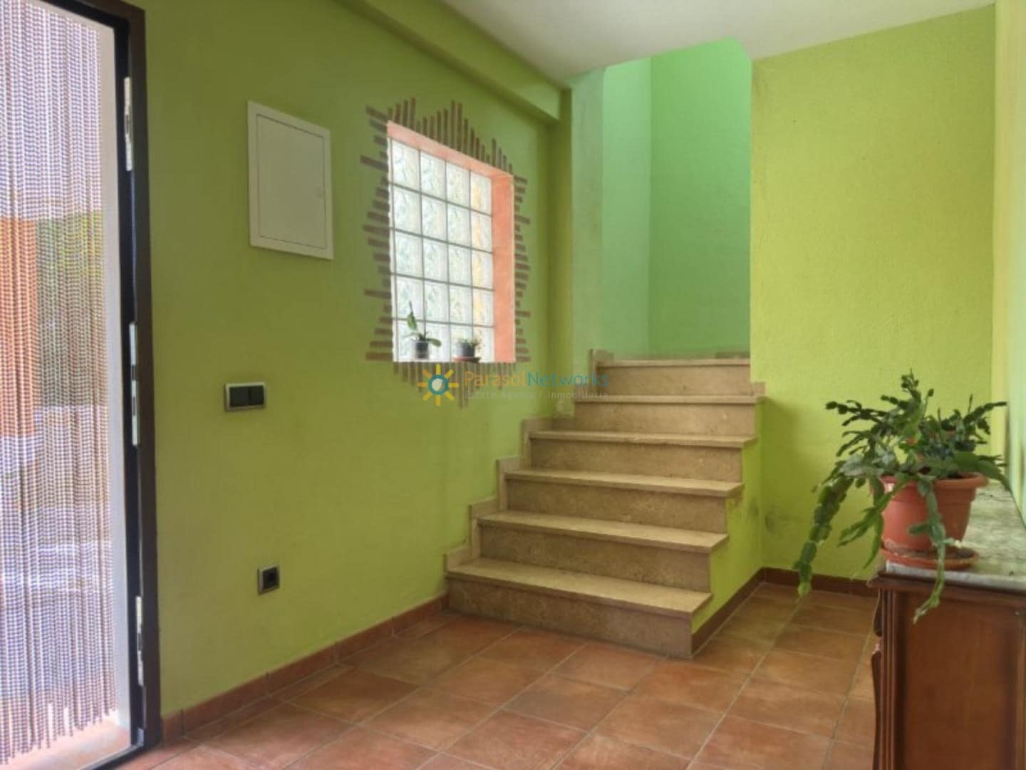 6 bedroom Villa for sale in Albaida with pool garage - € 250,000 (Ref: 10007996)