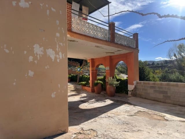 6 bedroom Villa for sale in Albaida with pool garage - € 250,000 (Ref: 10007996)