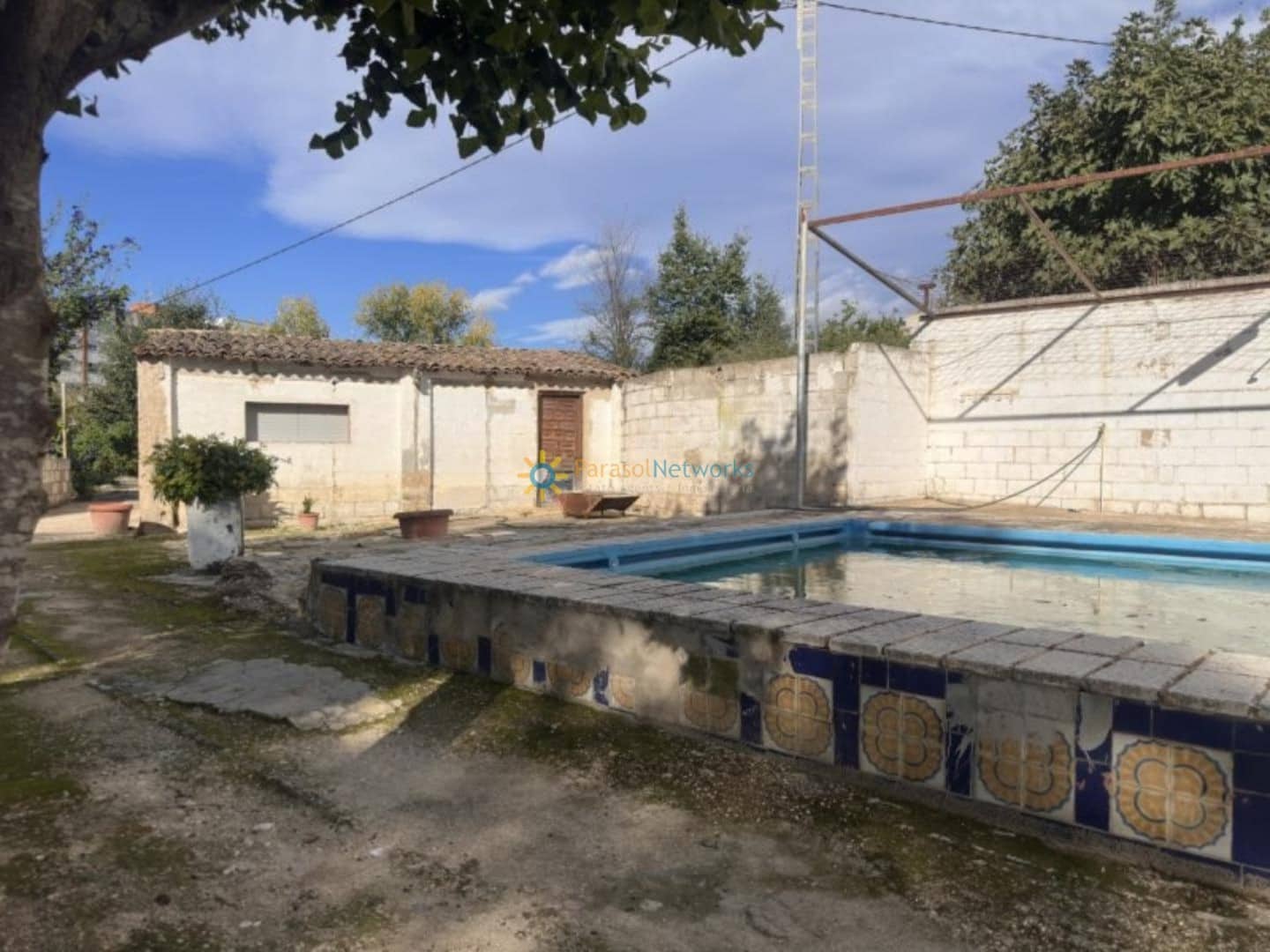 6 bedroom Villa for sale in Albaida with pool garage - € 250,000 (Ref: 10007996)