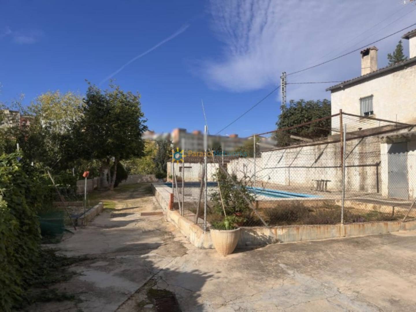 6 bedroom Villa for sale in Albaida with pool garage - € 250,000 (Ref: 10007996)