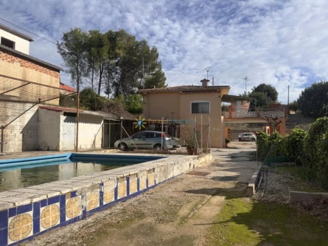 6 bedroom Villa for sale in Albaida with pool garage - € 250,000 (Ref: 10007996)