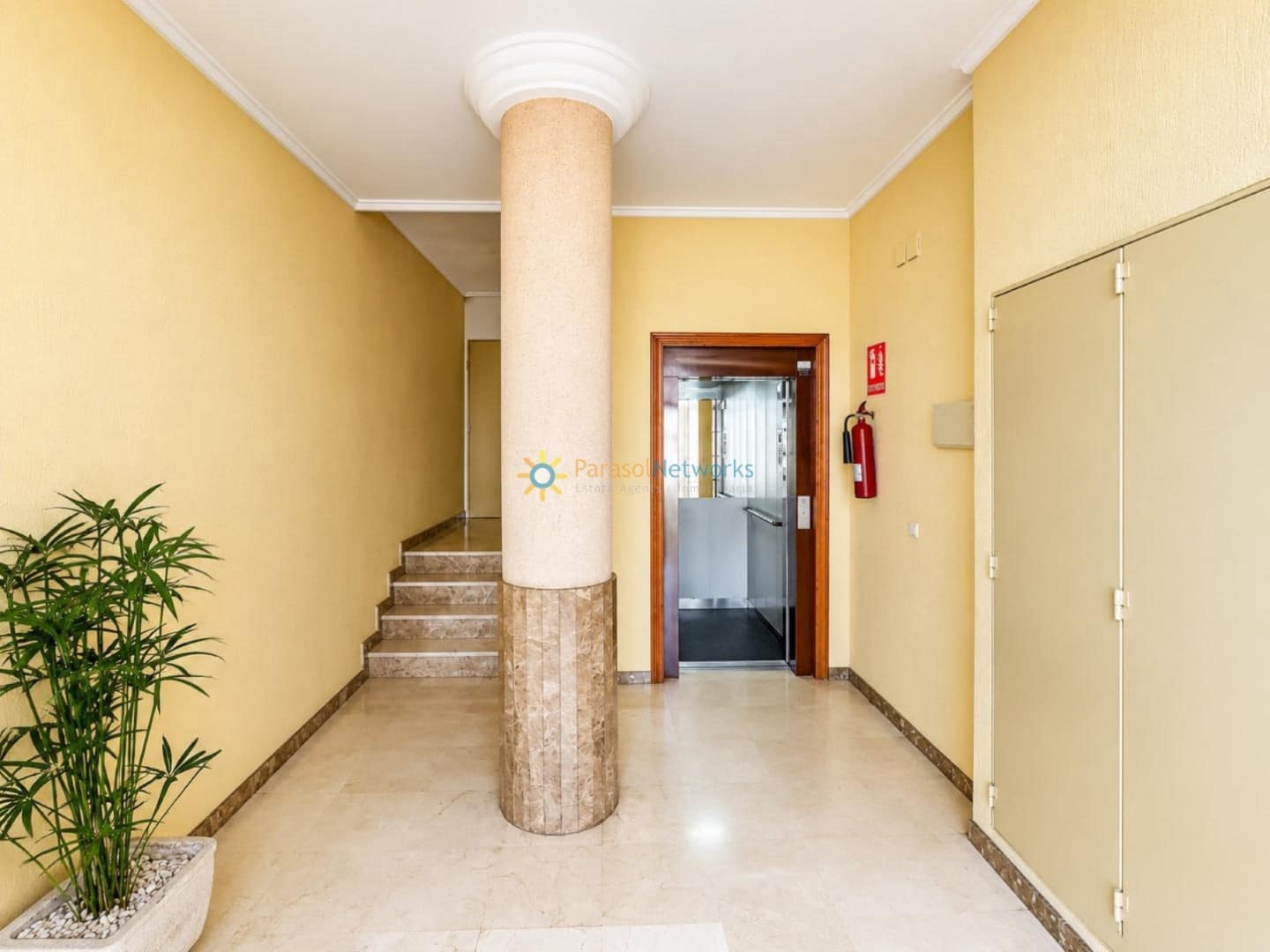 3 bedroom Apartment for sale in Oliva with garage - € 165,000 (Ref: 10008106)