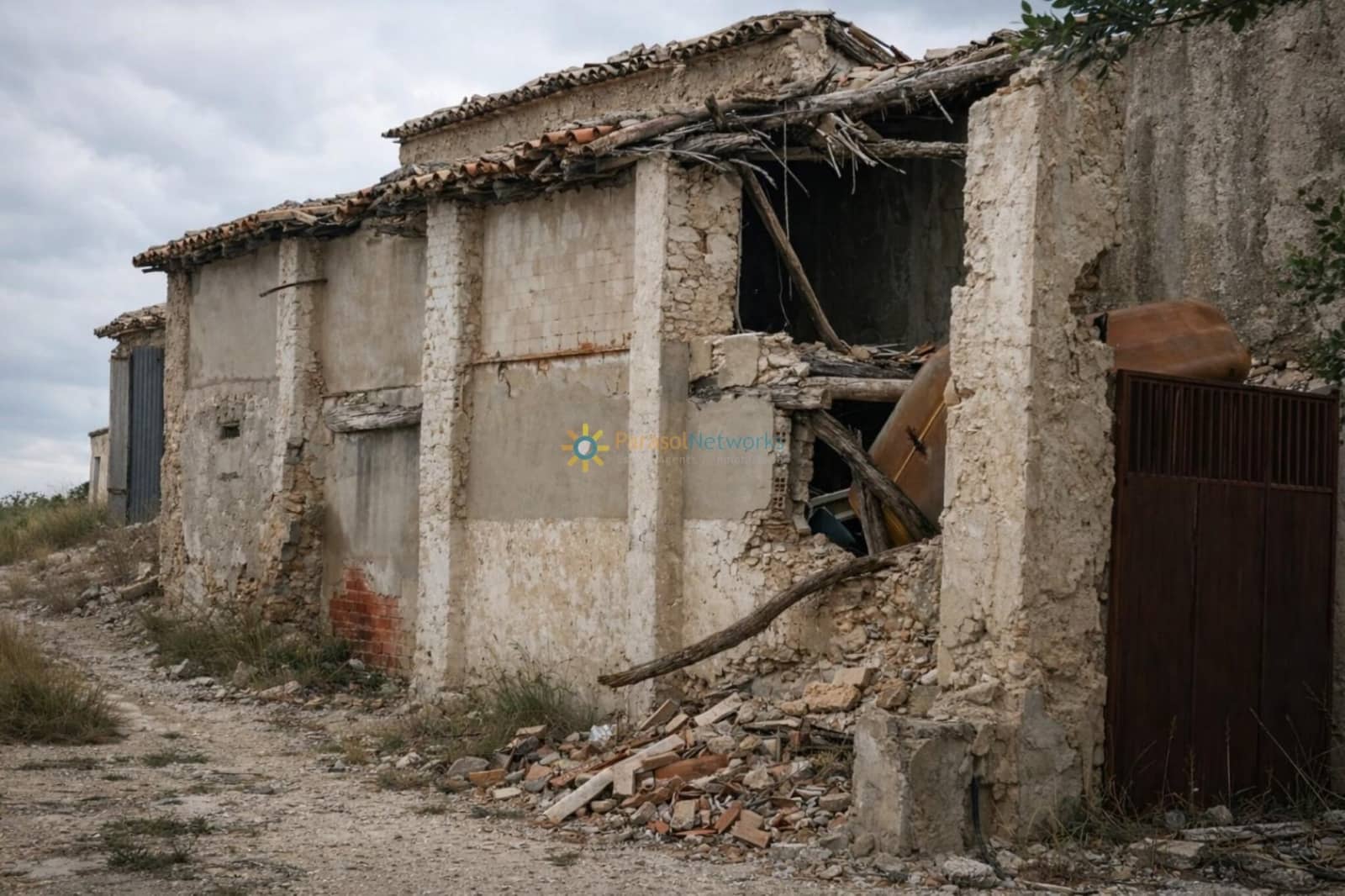 Finka/Dom wiejski na sprzedaż w Albaida z garażem - 375 000 € (Ref: 10009911)