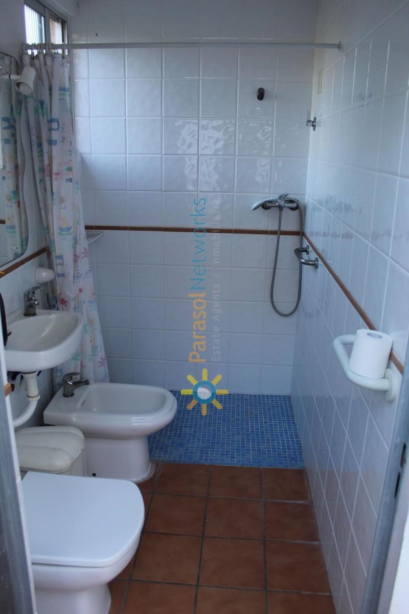 3 bedroom Villa for rent in Oliva with pool - € 800 (Ref: 10009979)