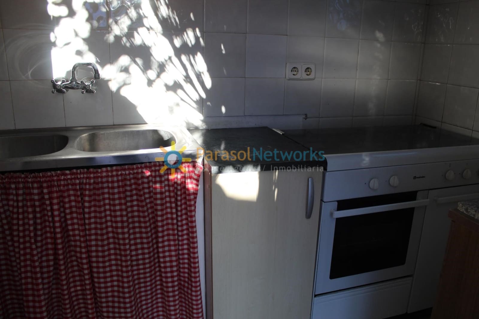 3 bedroom Villa for rent in Oliva with pool - € 800 (Ref: 10009979)