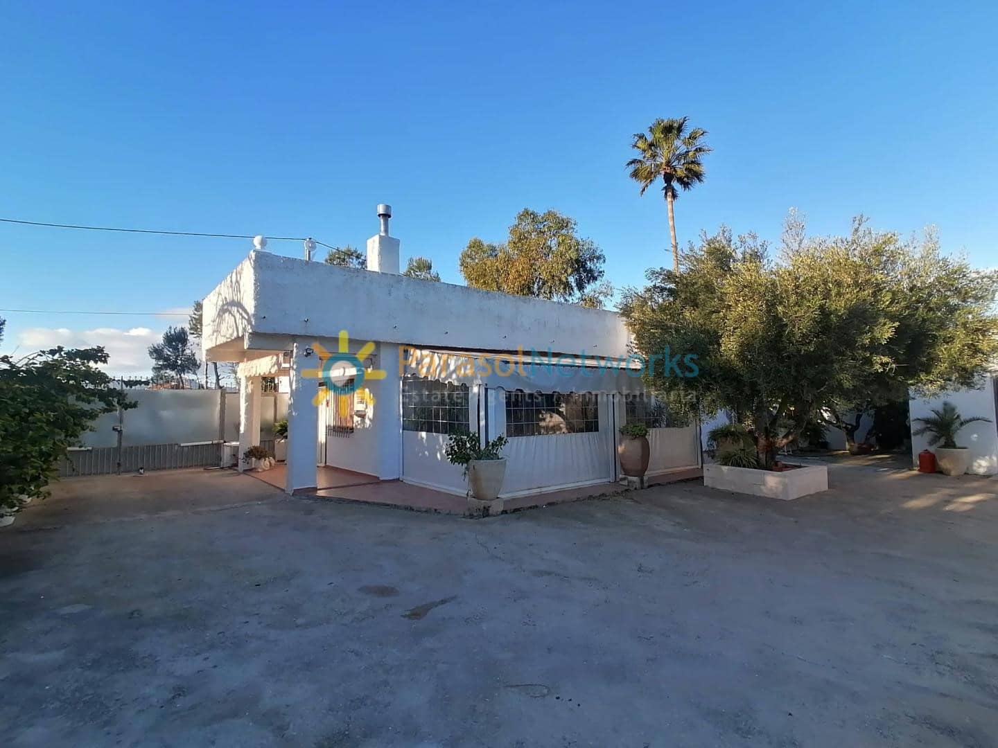 3 bedroom Villa for rent in Oliva with pool - € 800 (Ref: 10009979)