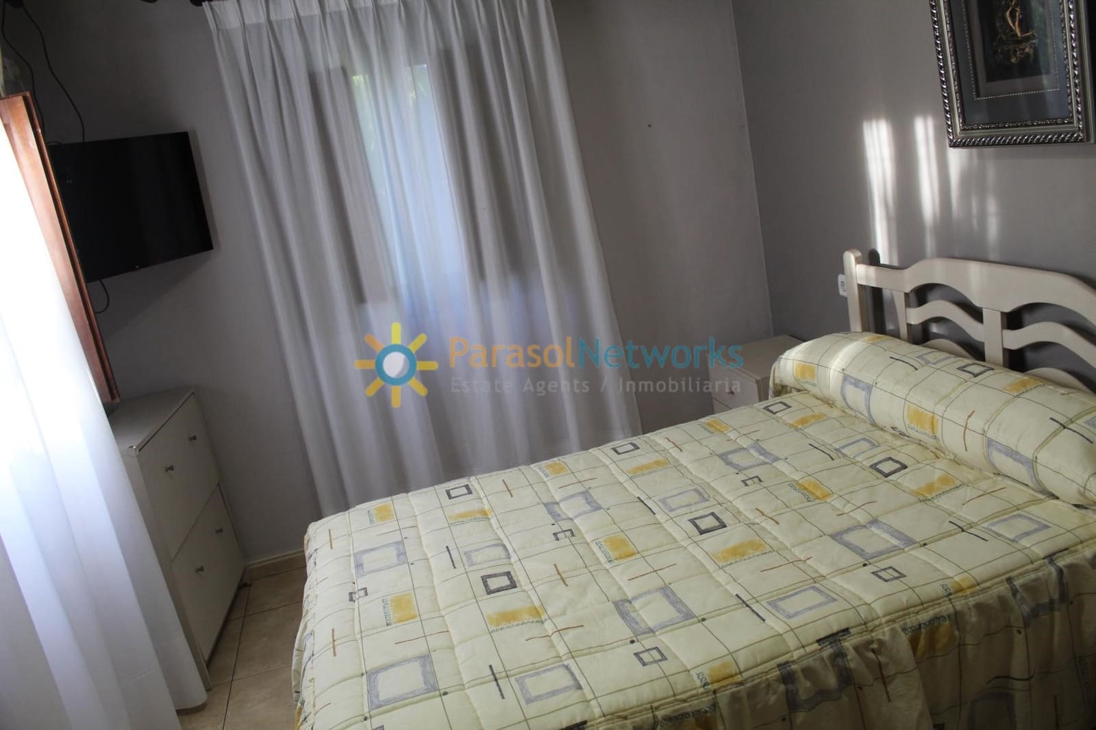 3 bedroom Villa for rent in Oliva with pool - € 800 (Ref: 10009979)