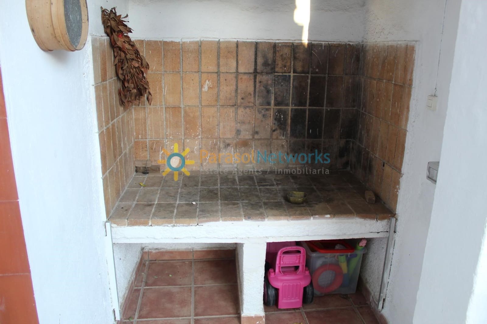 3 bedroom Villa for rent in Oliva with pool - € 800 (Ref: 10009979)