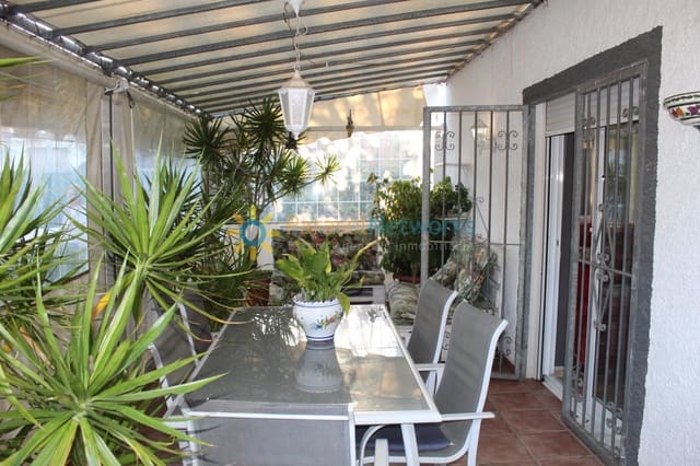 3 quarto Moradia para arrendar em Oliva Playa, Oliva com piscina - 800 € (Ref: 10009979)