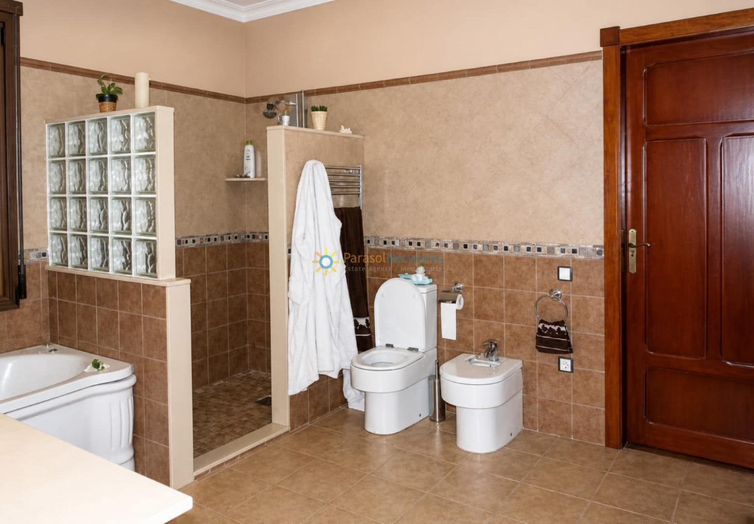 4 Zimmer Villa zu verkaufen in Bufali mit Pool Garage - 450.000 € (Ref: 10012148)
