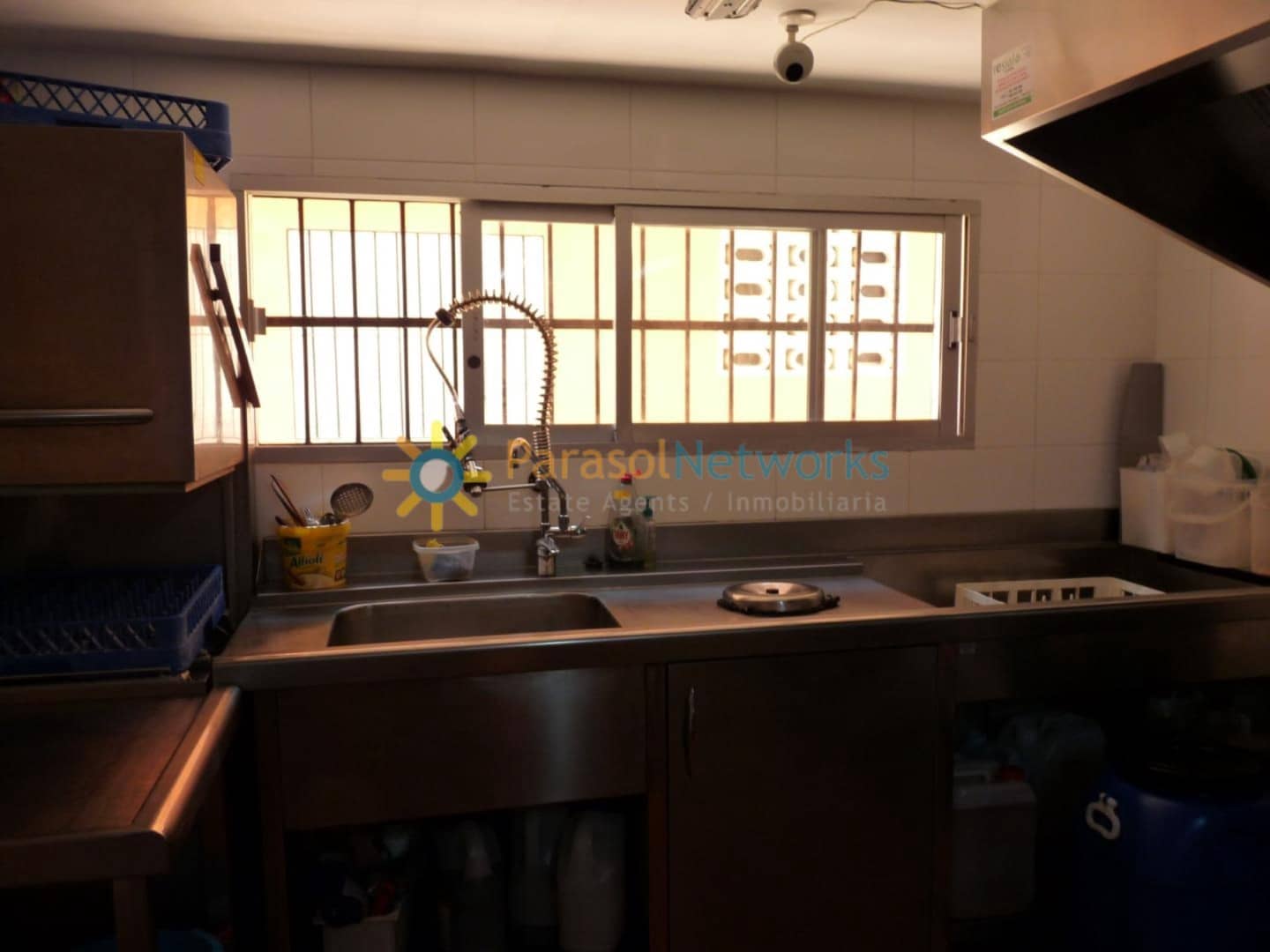1 chambre Restaurant/Bar à vendre à Piles - 330 000 € (Ref: 10012207)