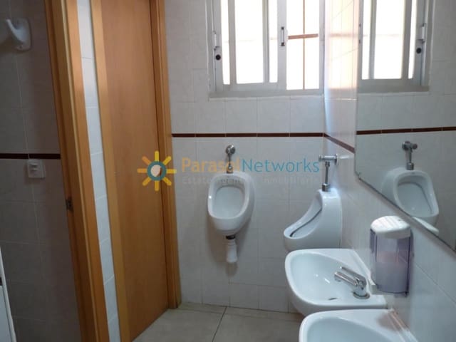 1 chambre Restaurant/Bar à vendre à Piles - 330 000 € (Ref: 10012207)