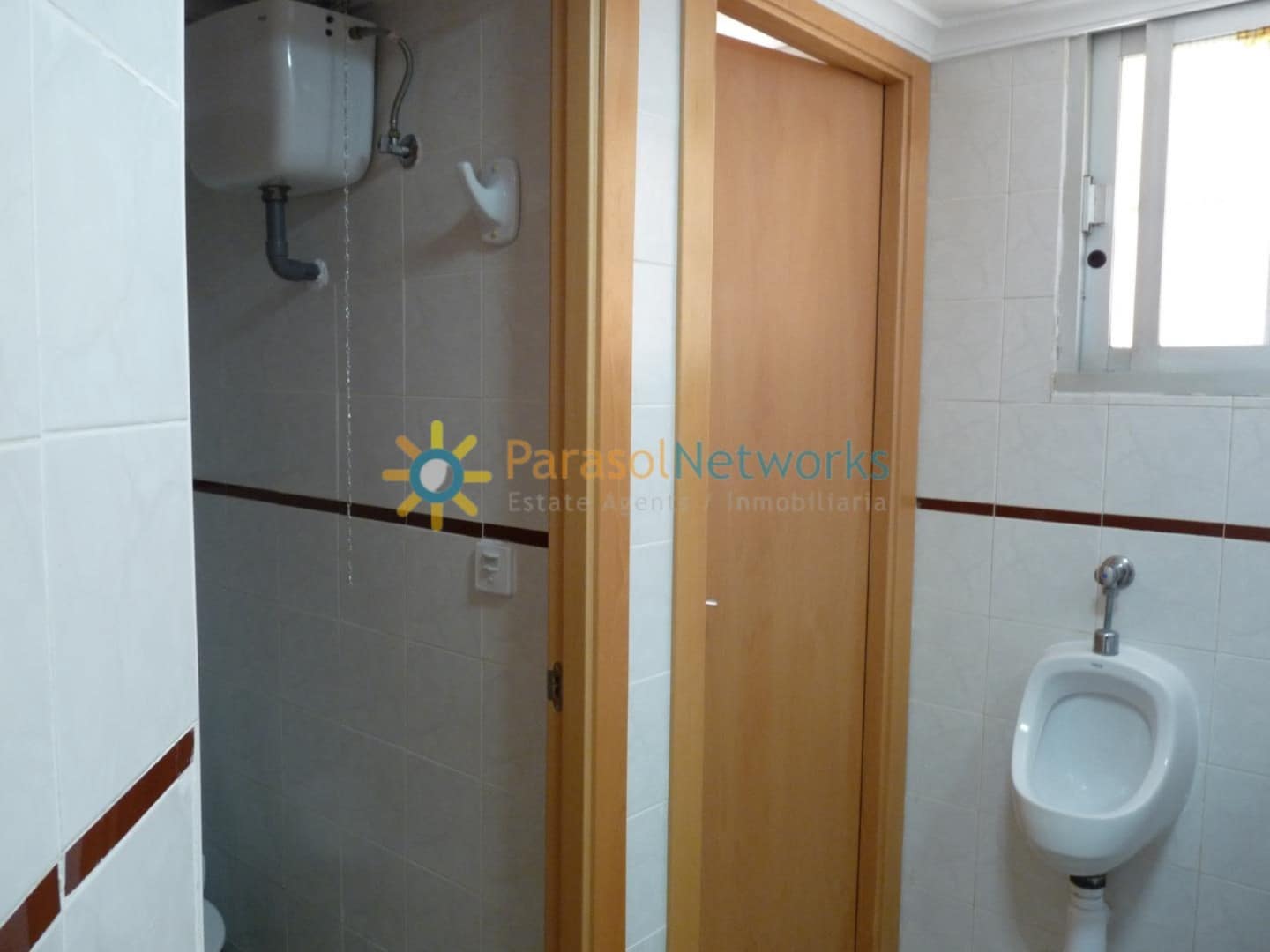 1 chambre Restaurant/Bar à vendre à Piles - 330 000 € (Ref: 10012207)