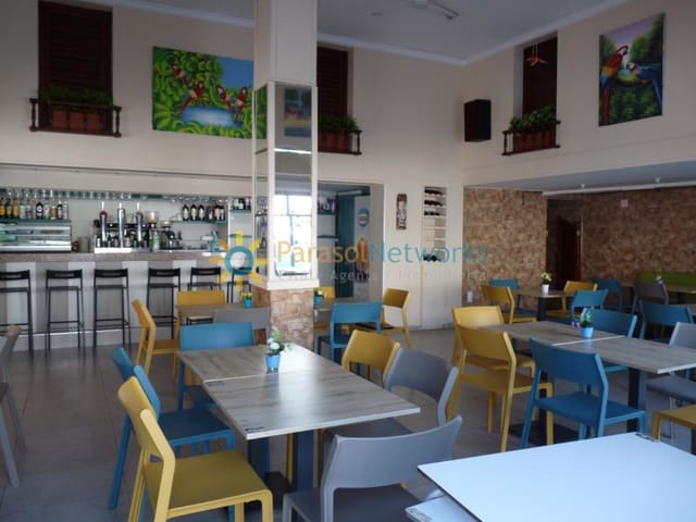 1 chambre Restaurant/Bar à vendre à Piles - 330 000 € (Ref: 10012207)