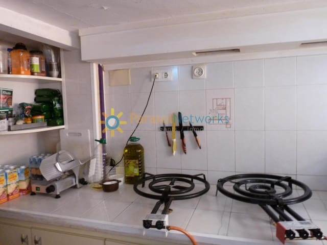 1 chambre Restaurant/Bar à vendre à Piles - 330 000 € (Ref: 10012207)