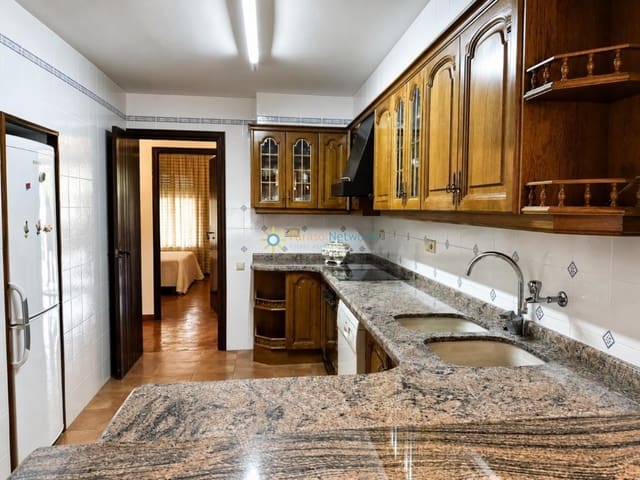 5 bedroom Villa for sale in Ontinyent with pool garage - € 440,000 (Ref: 10012420)