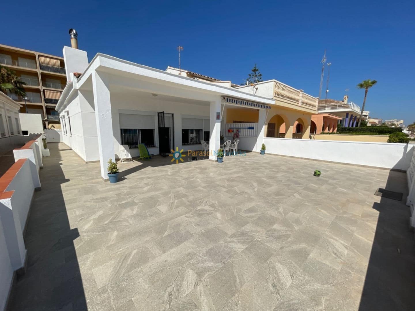 4 Zimmer Villa zu vermieten in Miramar mit Garage - 1.800 € (Ref: 10016511)