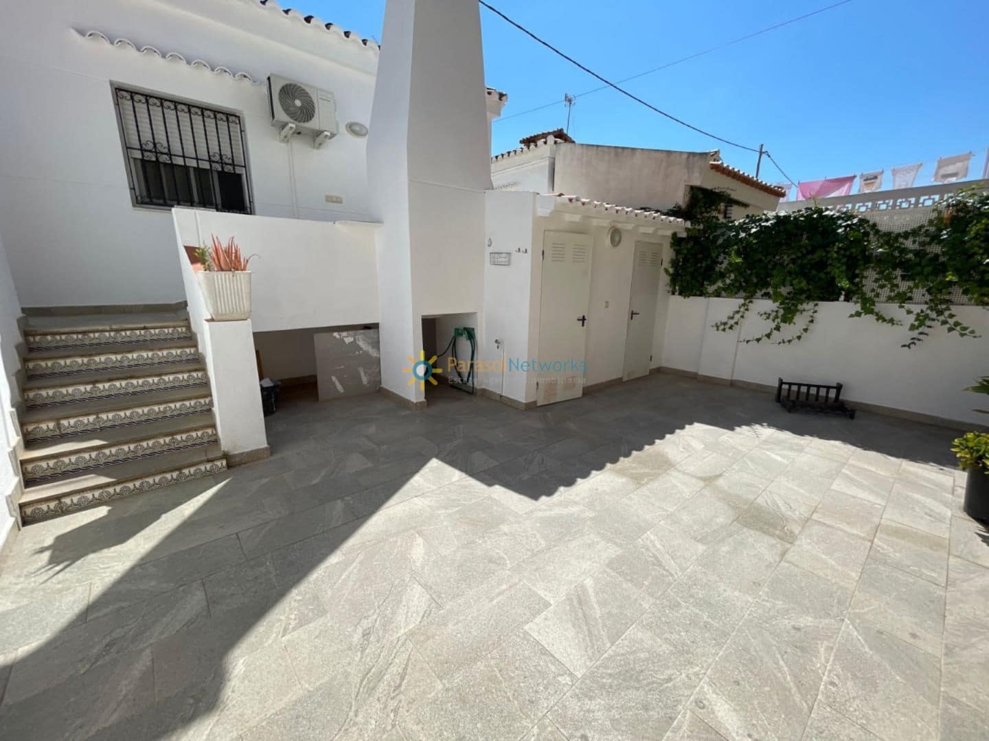 4 Zimmer Villa zu vermieten in Miramar mit Garage - 1.800 € (Ref: 10016511)