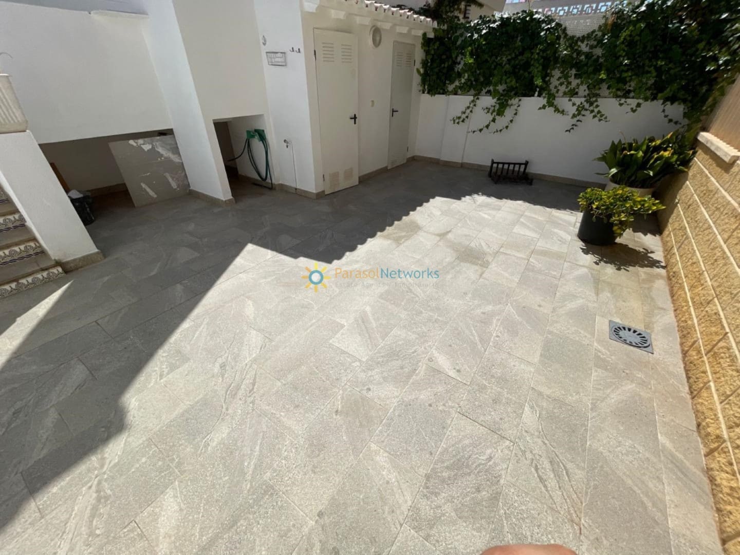 4 Zimmer Villa zu vermieten in Miramar mit Garage - 1.800 € (Ref: 10016511)
