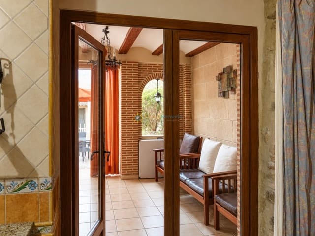 5 bedroom Hotel for sale in Palomar with pool - € 199,000 (Ref: 10019678)