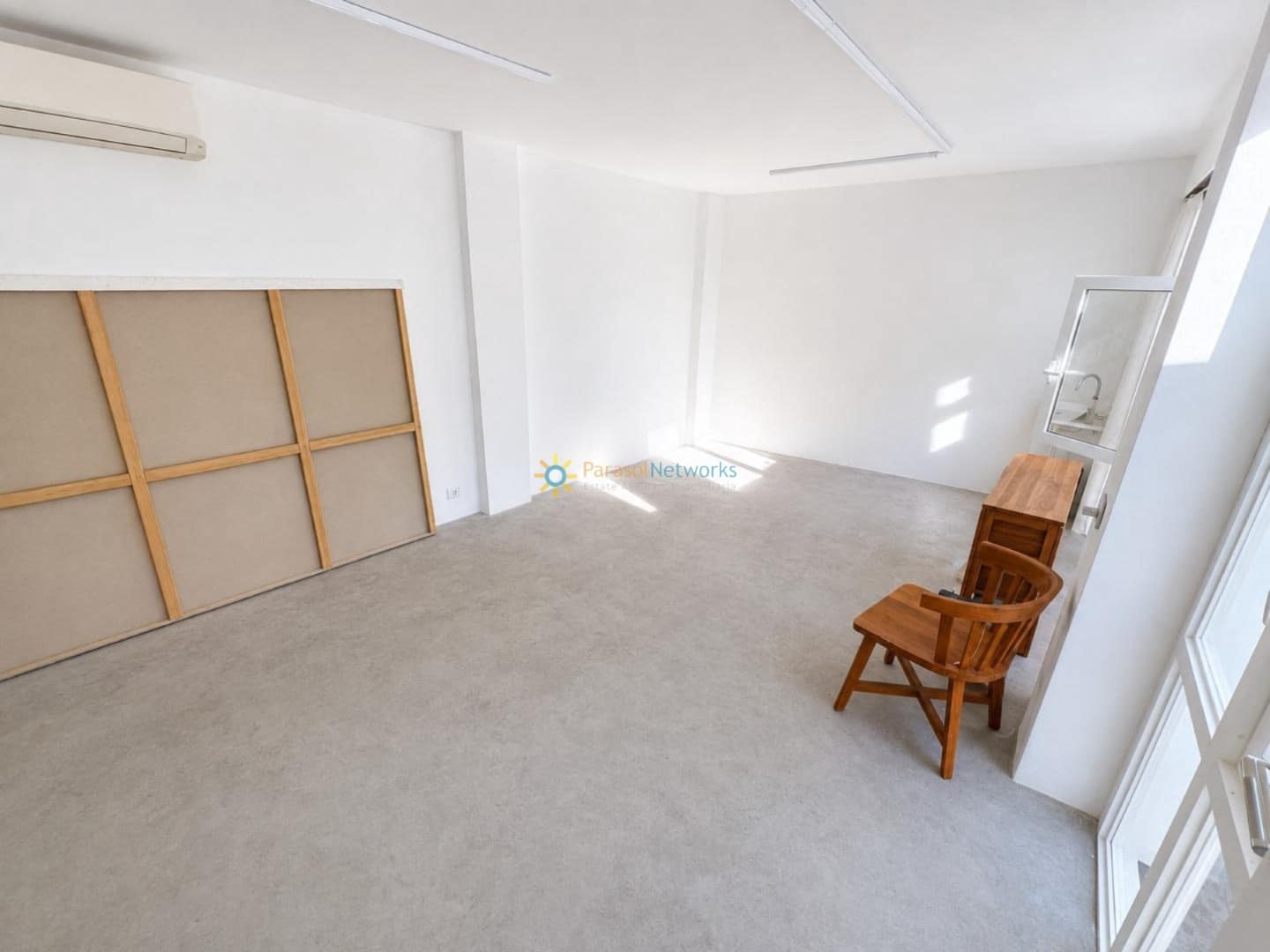 5 makuuhuone Omakotitalo myytävänä paikassa Oliva - 245 000 € (Ref: 10021404)