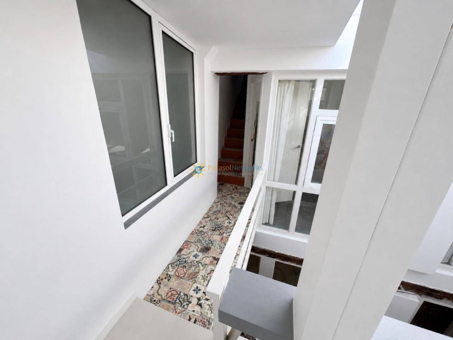 5 makuuhuone Omakotitalo myytävänä paikassa Oliva - 245 000 € (Ref: 10021404)