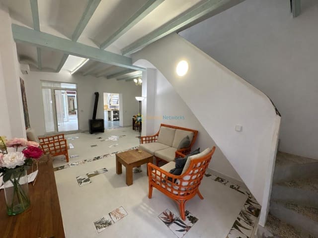 5 makuuhuone Omakotitalo myytävänä paikassa Oliva Pueblo, Oliva - 245 000 € (Ref: 10021404)