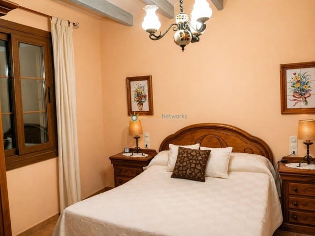 Chalet de 5 habitaciones en La Font d'En Carròs en venta con piscina garaje - 560.000 € (Ref: 10023104)
