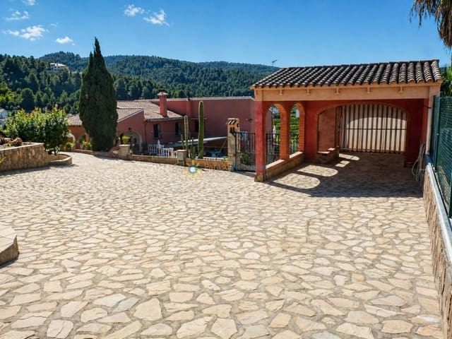 Chalet de 5 habitaciones en La Font d'En Carròs en venta con piscina garaje - 560.000 € (Ref: 10023104)