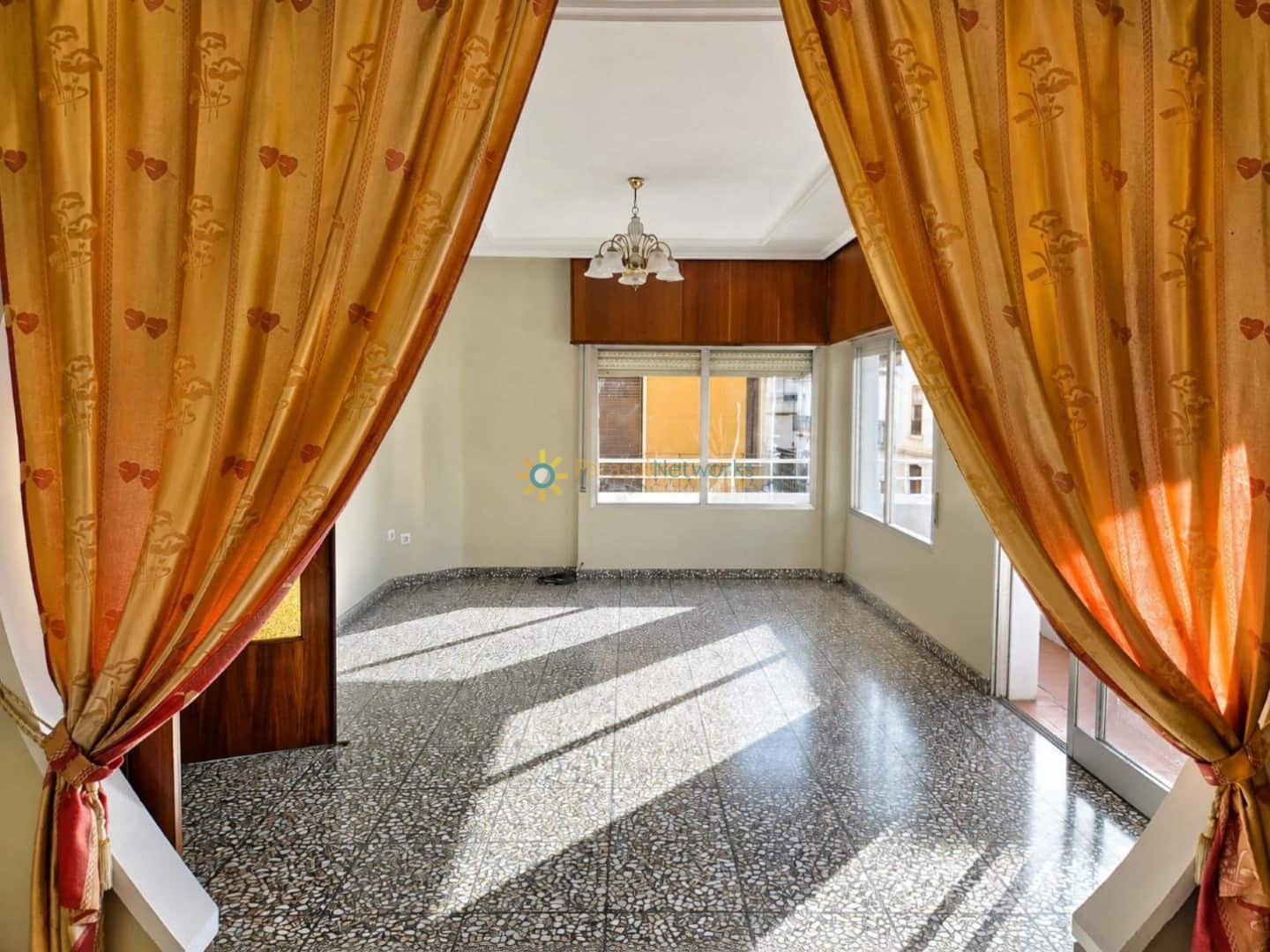4 bedroom Apartment for sale in Oliva - € 165,000 (Ref: 10023352)