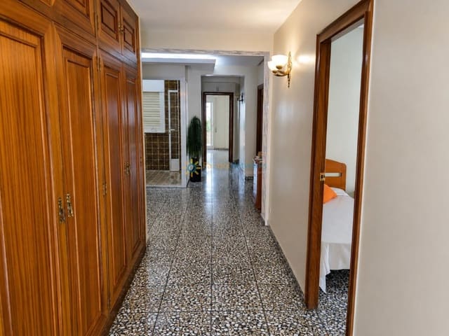 4 bedroom Apartment for sale in Oliva Pueblo, Oliva - € 165,000 (Ref: 10023352)