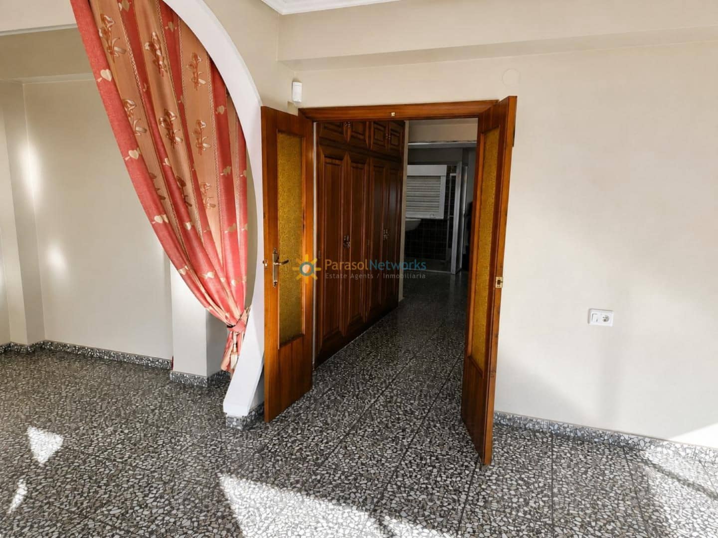 4 bedroom Apartment for sale in Oliva - € 165,000 (Ref: 10023352)
