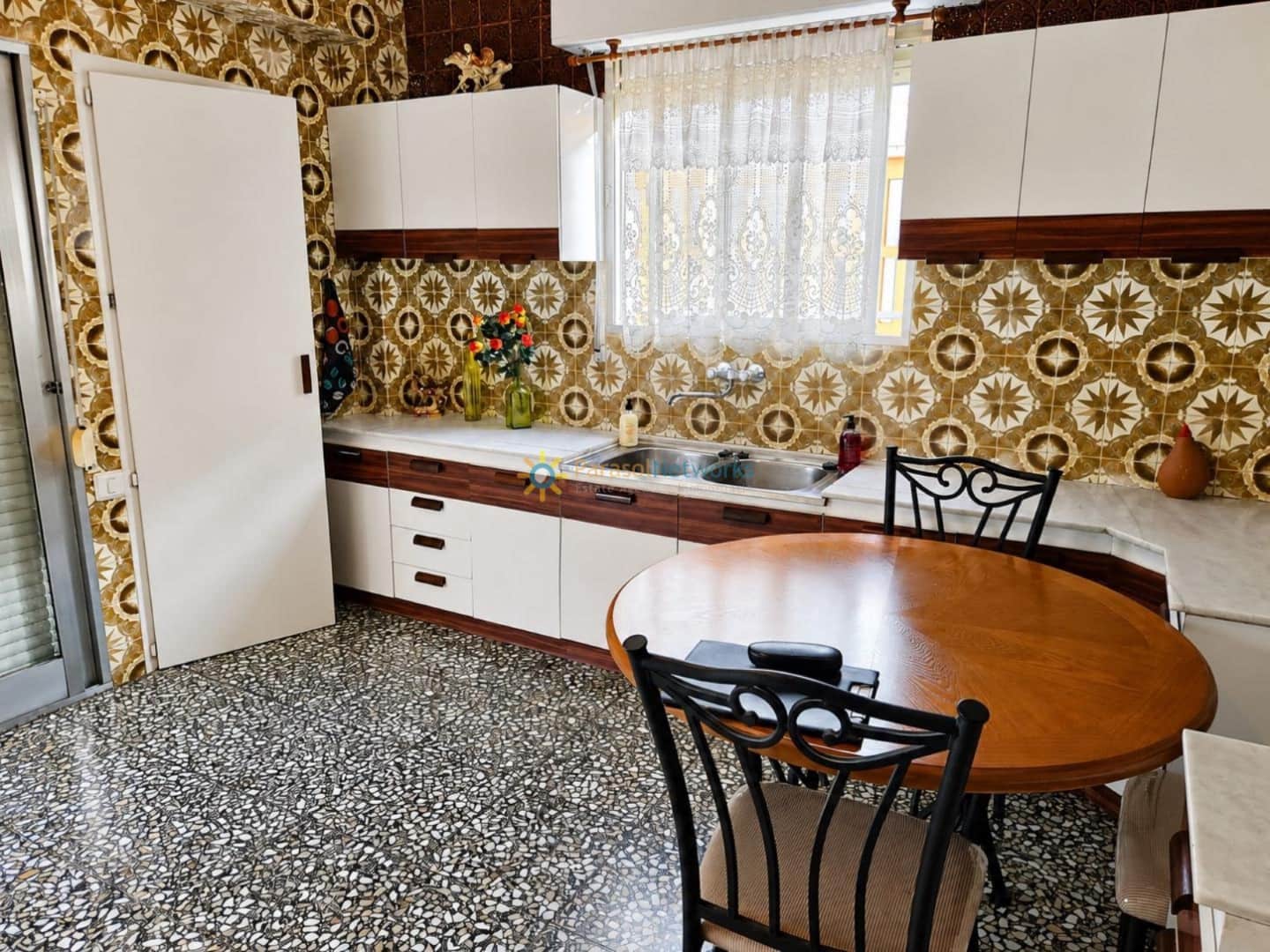 4 bedroom Apartment for sale in Oliva - € 165,000 (Ref: 10023352)
