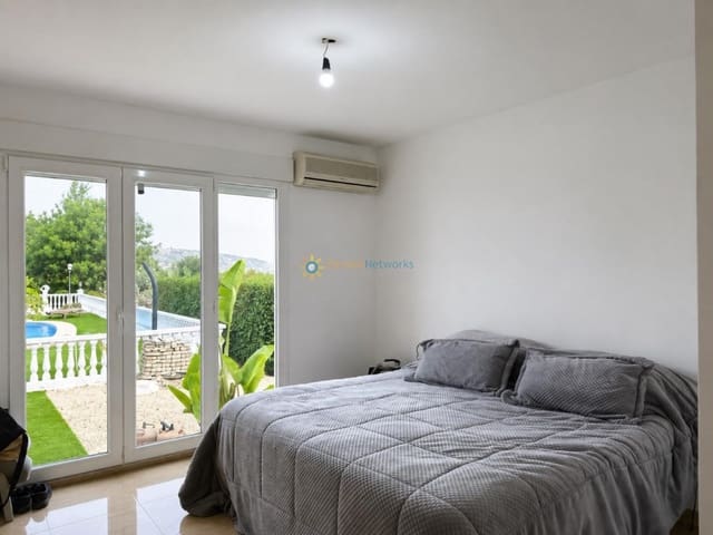 5 sovrum Villa till salu i Ontinyent med pool garage - 439 000 € (Ref: 10024943)