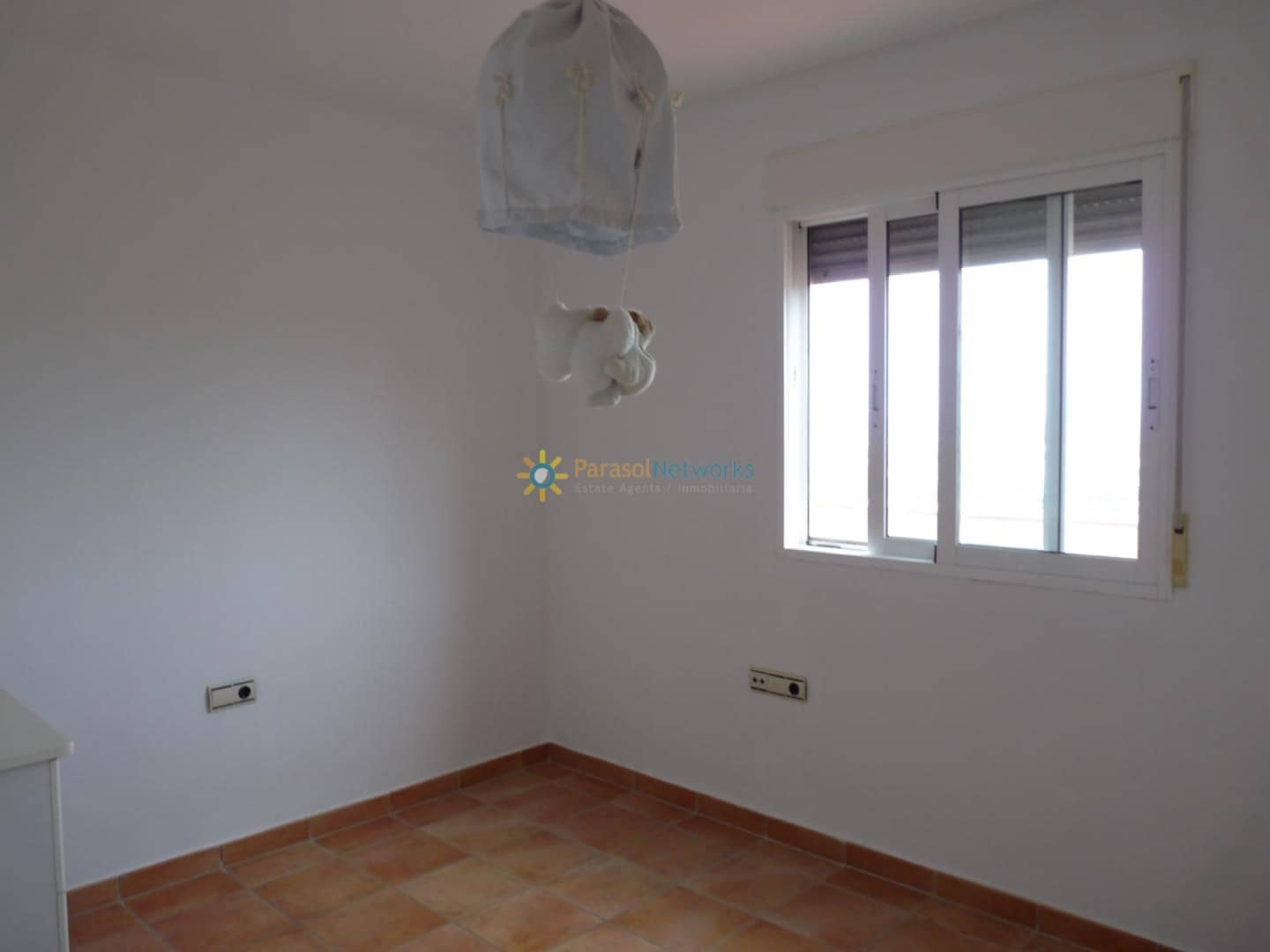 8 chambre Villa/Maison à vendre à Oliva avec garage - 550 000 € (Ref: 10024944)
