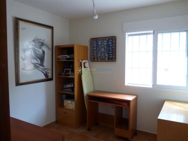 Chalet de 8 habitaciones en Oliva Pueblo, Oliva en venta con garaje - 550.000 € (Ref: 10024944)