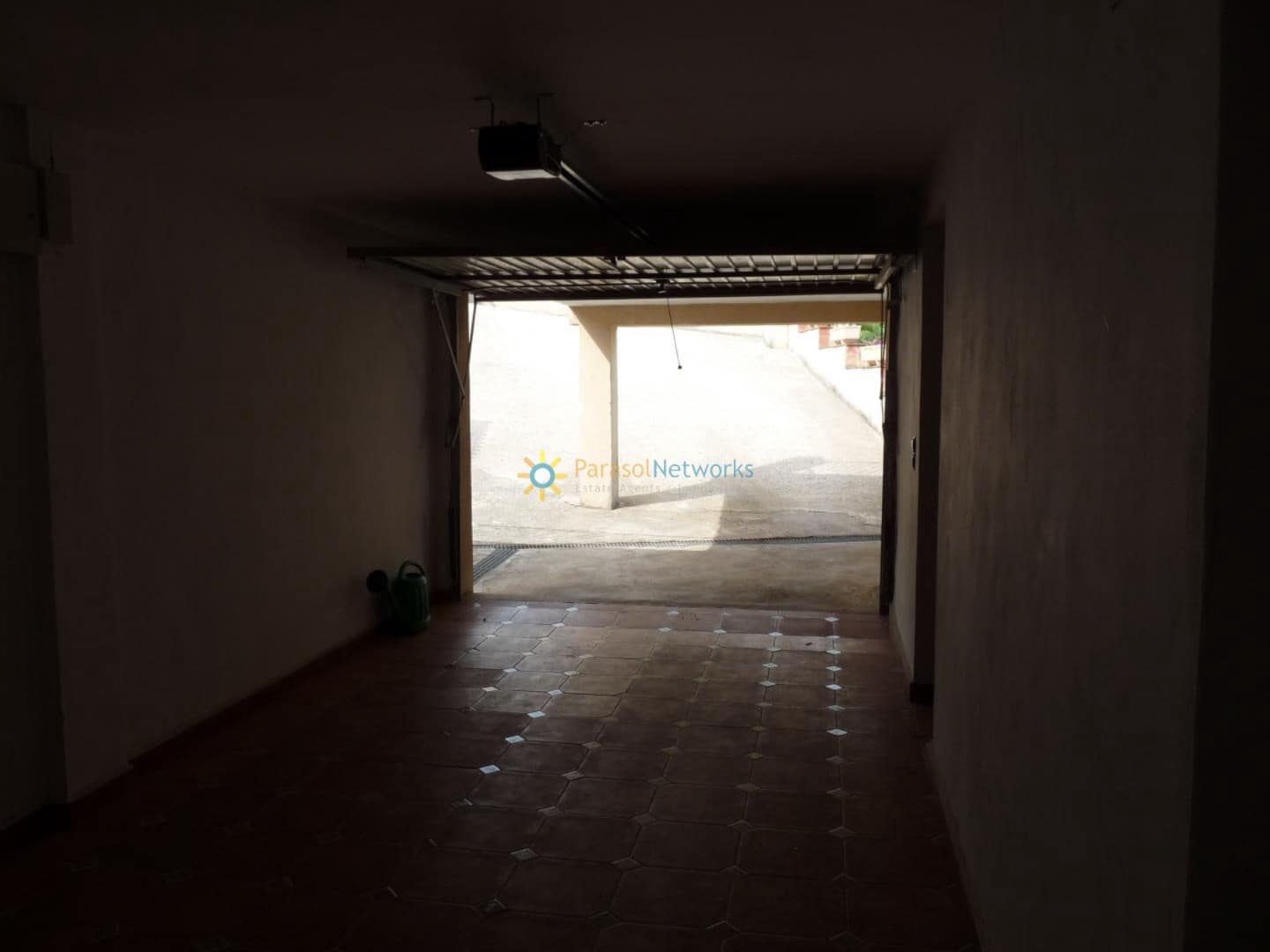 8 chambre Villa/Maison à vendre à Oliva avec garage - 550 000 € (Ref: 10024944)