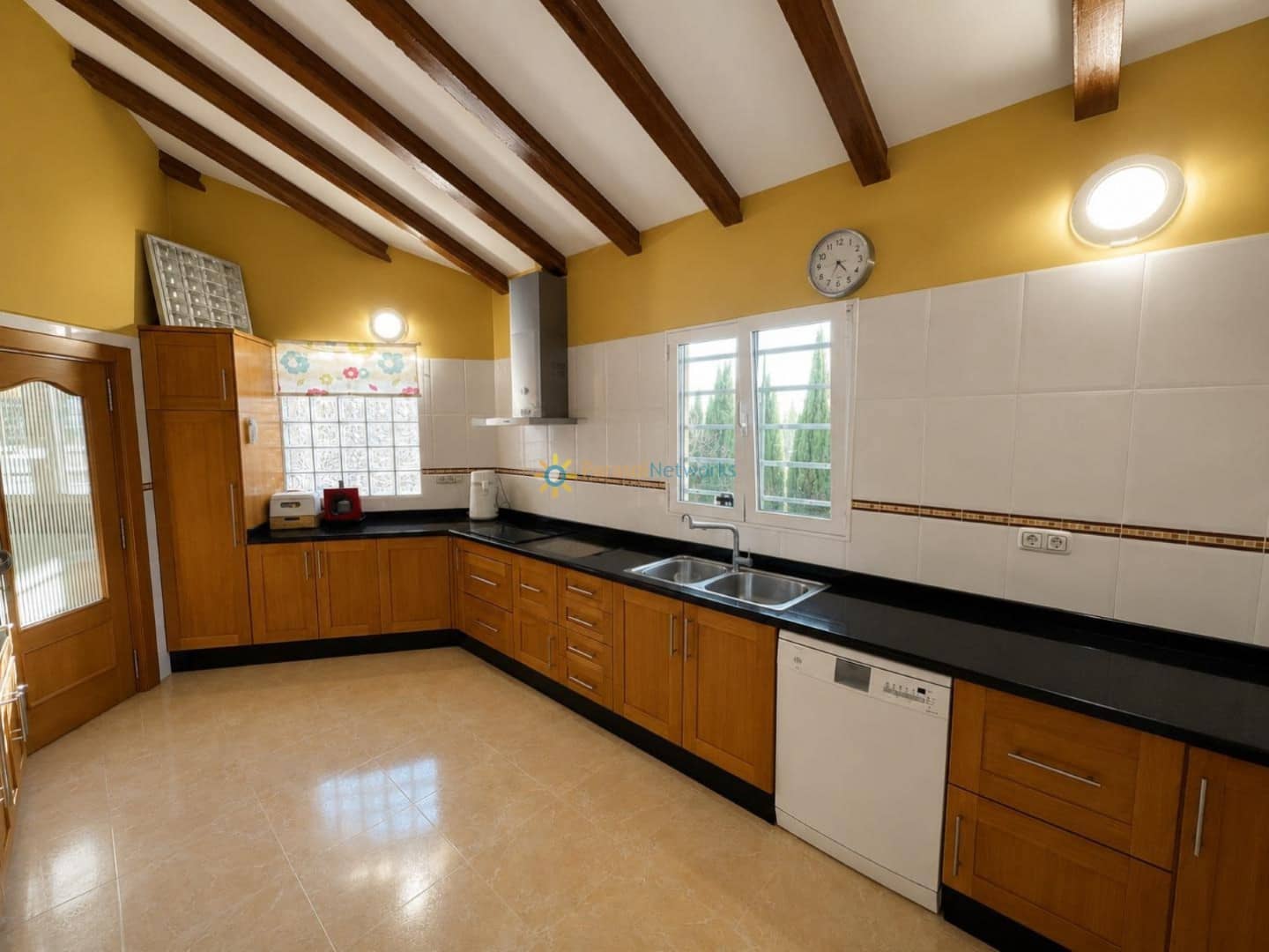 4 quarto Moradia para venda em Beniganim com garagem - 375 000 € (Ref: 10026241)