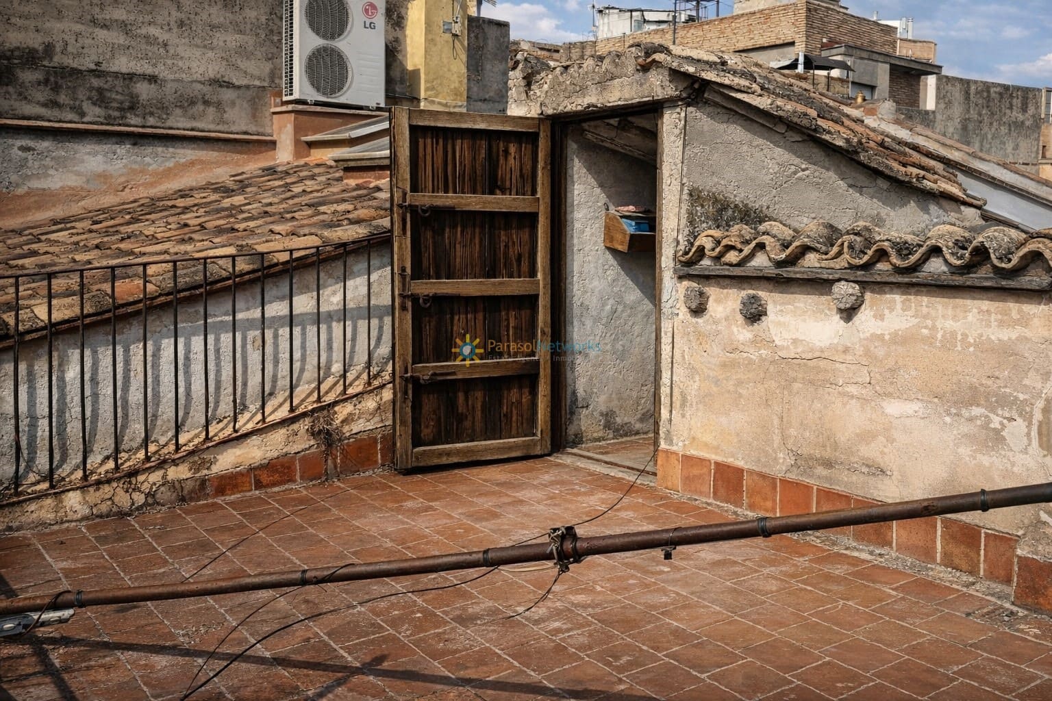 5 bedroom Townhouse for sale in L'Olleria - € 57,000 (Ref: 10026564)