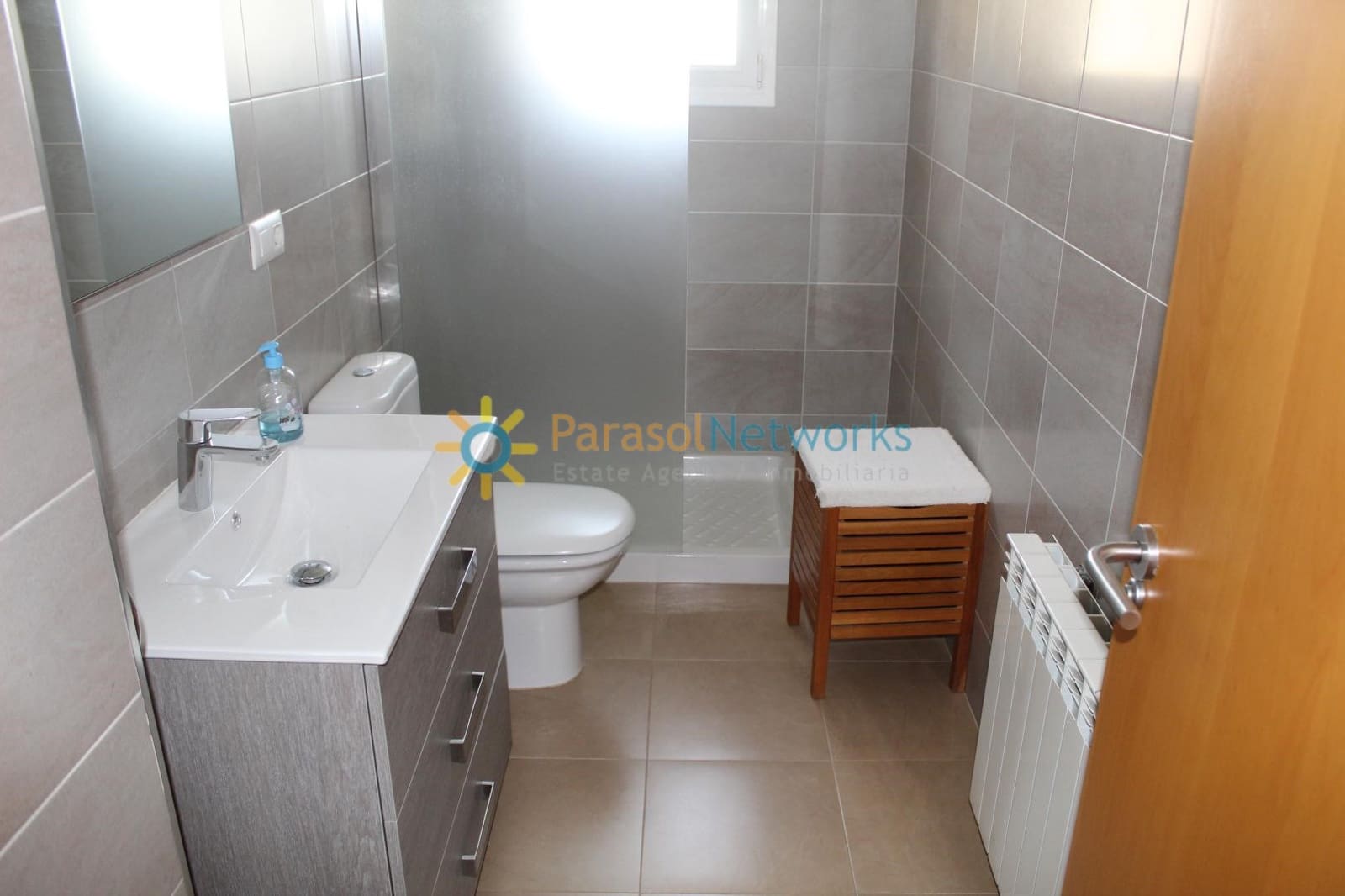 4 slaapkamer Villa te huur in Barx met zwembad garage - € 1.200 (Ref: 10026601)