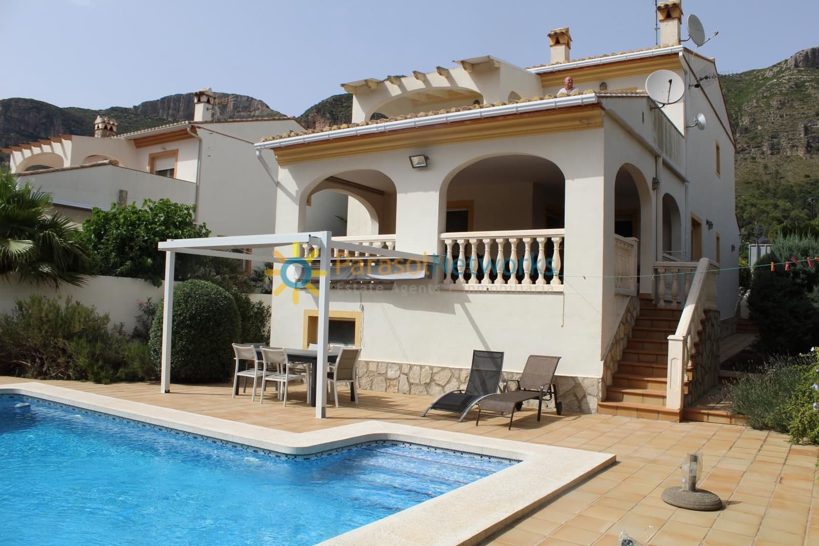 4 slaapkamer Villa te huur in Barx met zwembad garage - € 1.200 (Ref: 10026601)